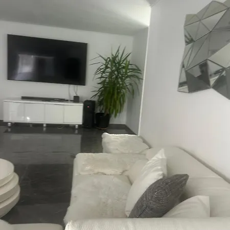 Vila New